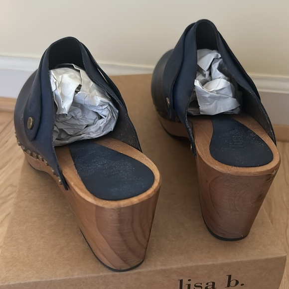 Lisa B Baltic blue leather clogs with wood heel 2 1/2”-3” at back - Picture 5 of 7